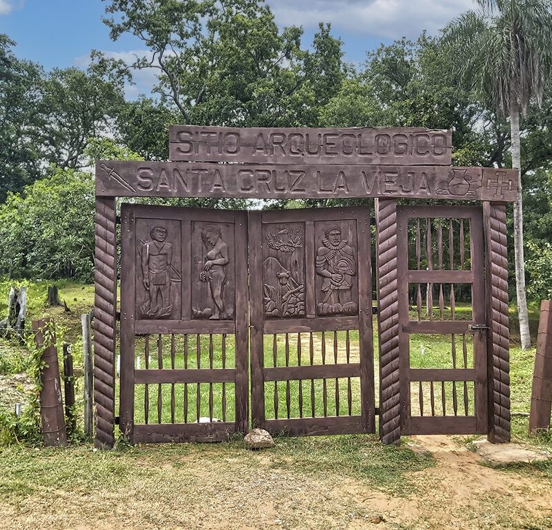 Entrada a Santa Cruz La Vieja-cielo